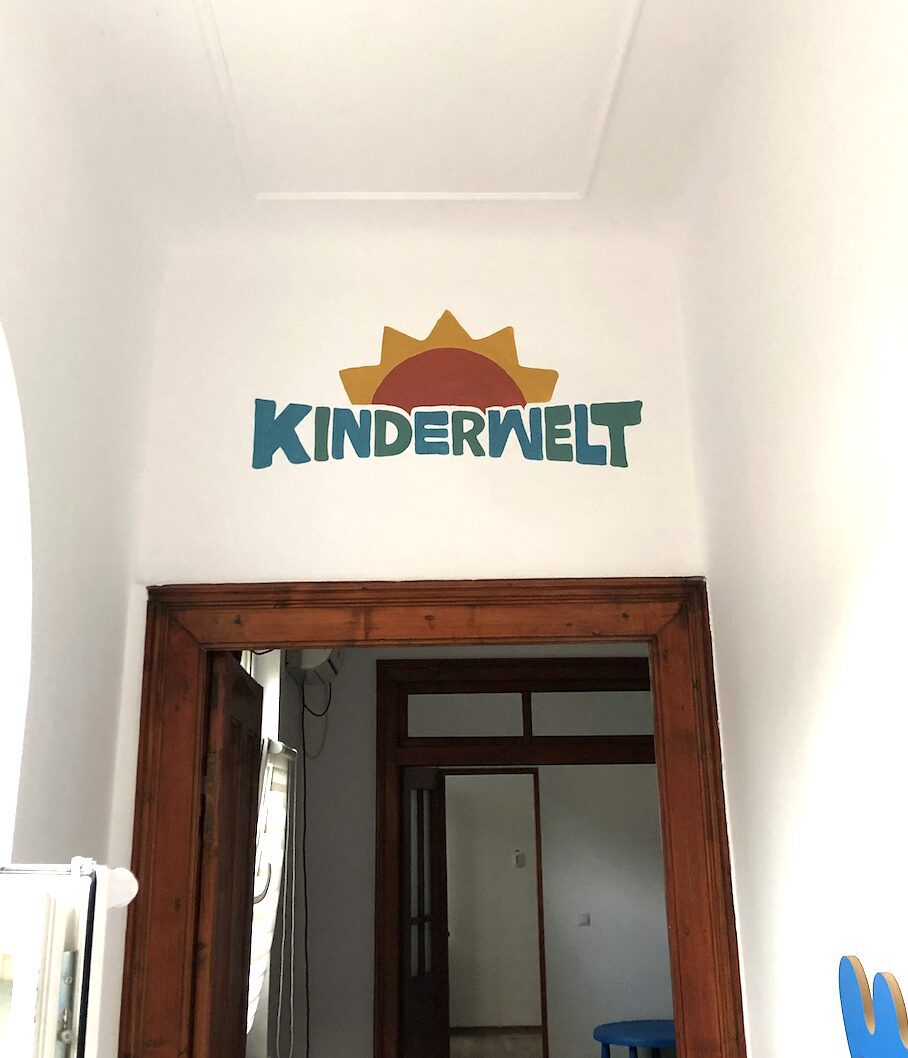 kinderwelt-painted-logo